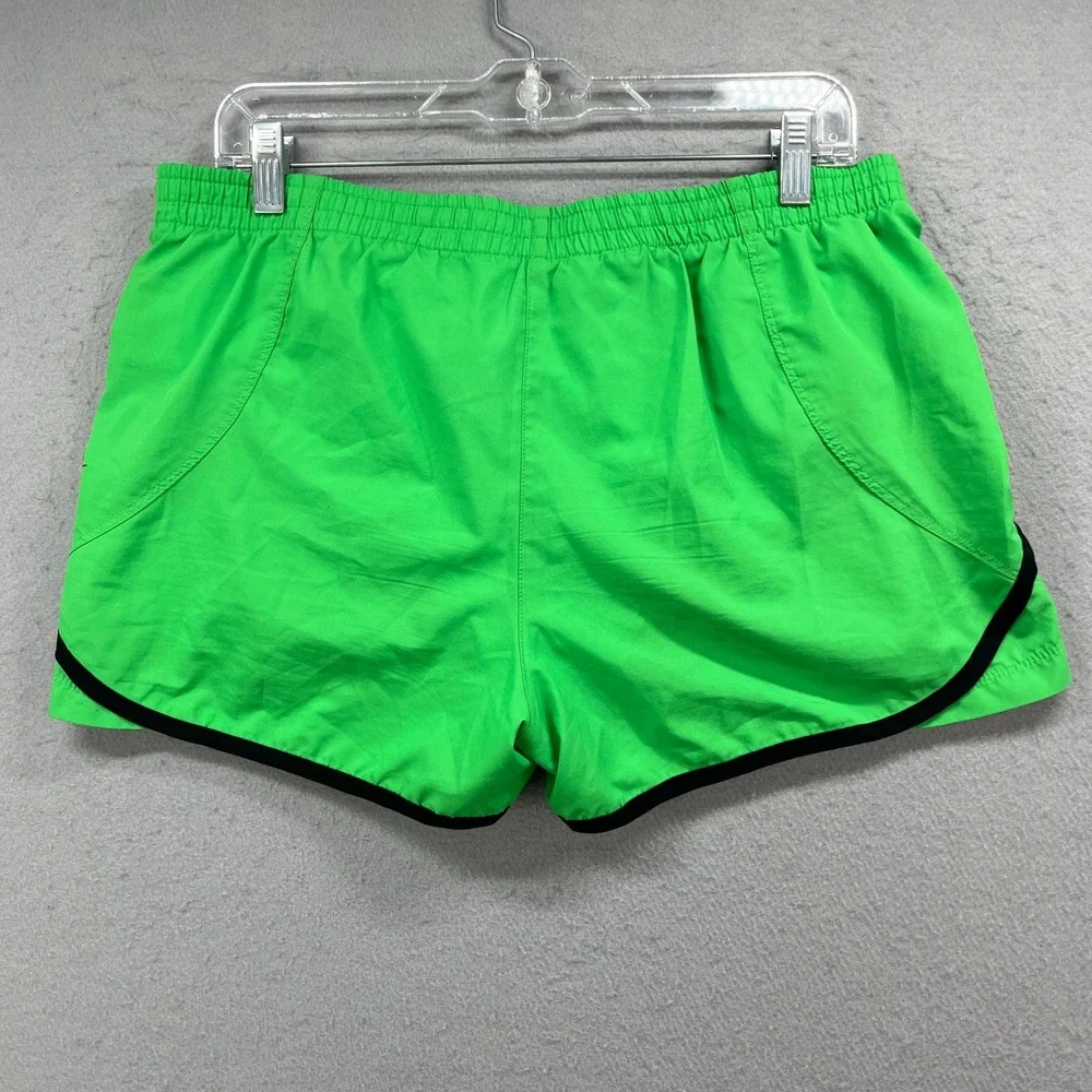 Nike Tempo Shorts Womens Medium Green 255897-301 Running Athletic Gym Activewear